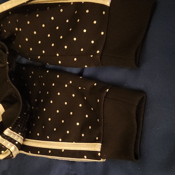 NEW BABY GIRL 4T ADIDAS POLKA-DOT TOP AND BOTTOM SET. - Picture 7 of 9
